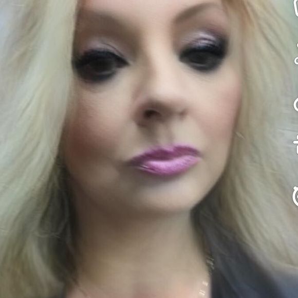 Meet your Posher, Joanna - Picture 1 of 1